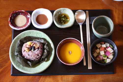 충북 보은 온제향가, 아치실길에서 맛보는 깊은 한식의 매력